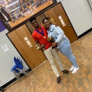 Meet your Posher, Dee